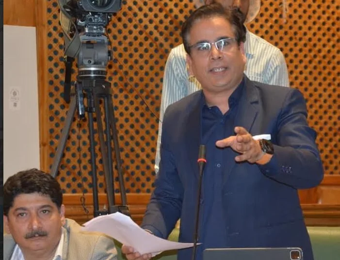 Tanvir Sadiq congratulates Speaker on successful NeVA rollout