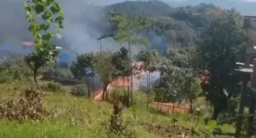 15 Houses Set Ablaze in Manipur’s Kamjong, Civilians Flee to Forests, Army Camp