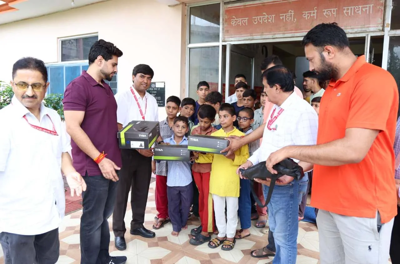 SMVDSB extends social support to 40 underprivileged students