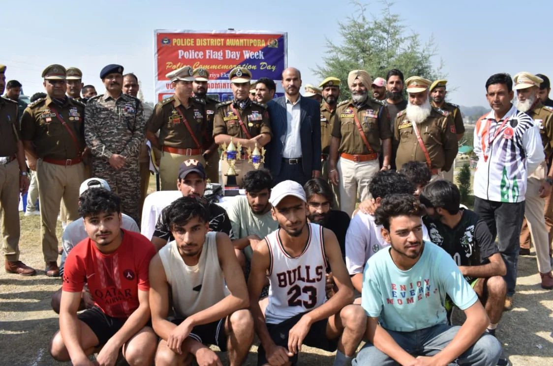 SSP Awantipora Inaugurates Badminton (Girls) and Volleyball (Boys) Tournaments at DPL Awantipora
