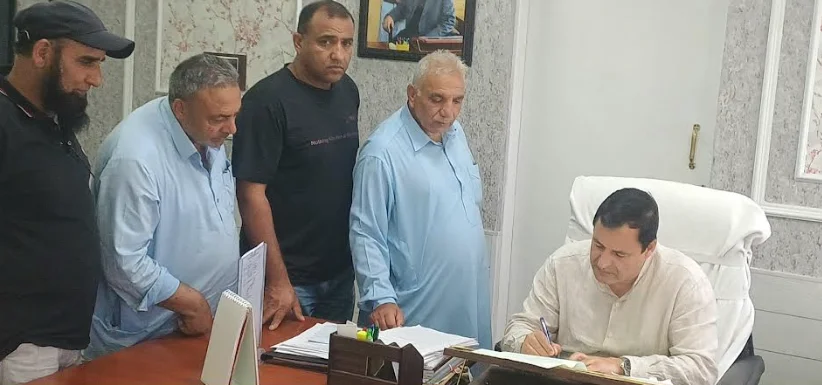 Min Dar hears public grievances, assures time-bound redress