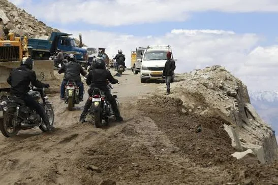 Ladakh Administration Advises Tourists to Postpone Travel Amid Heavy Rainfall Alert