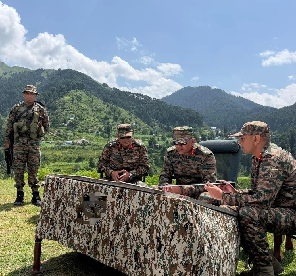 Northern Army Commander reviews security, operational preparedness in Basantgarh