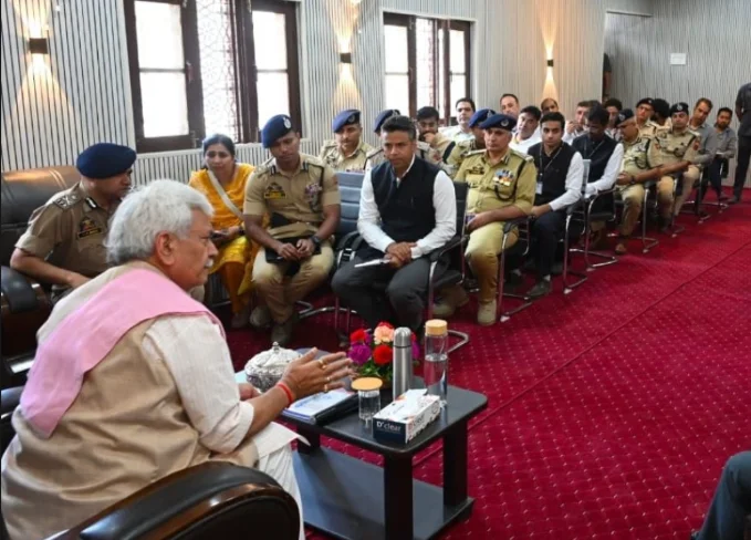 LG Manoj Sinha visits Nunwan Base Camp, reviews management of Shri Amarnath Yatra