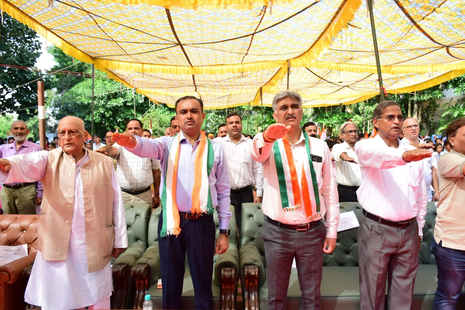 Div Com Ramesh Kumar pays tributes to Mahatma Gandhi, Lal Bahadur Shastri on Gandhi Jayanti