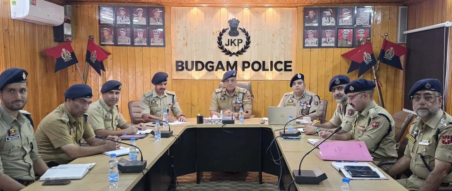IGP Sujit Kumar Reviews Security, Crime Situation in Budgam