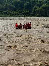 Four stranded children rescued from Tawi river