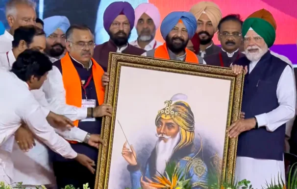 ‘Kattar Beiman’: PM Modi tears into AAP over law & order, other issues at Jalandhar rally