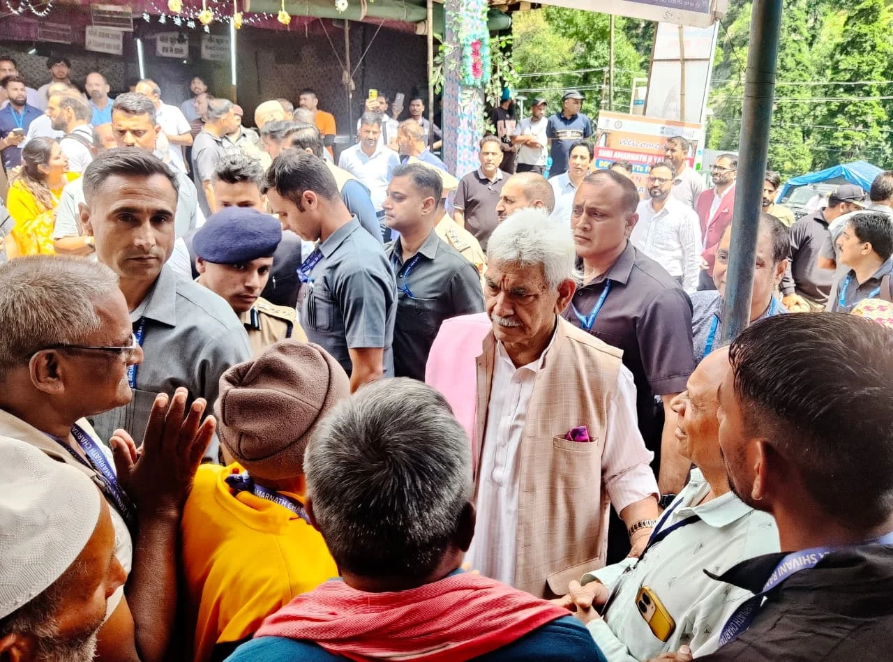 SANJY-2026: LG Manoj Sinha reviews ground situation, pilgrim facilities at Chandanwari