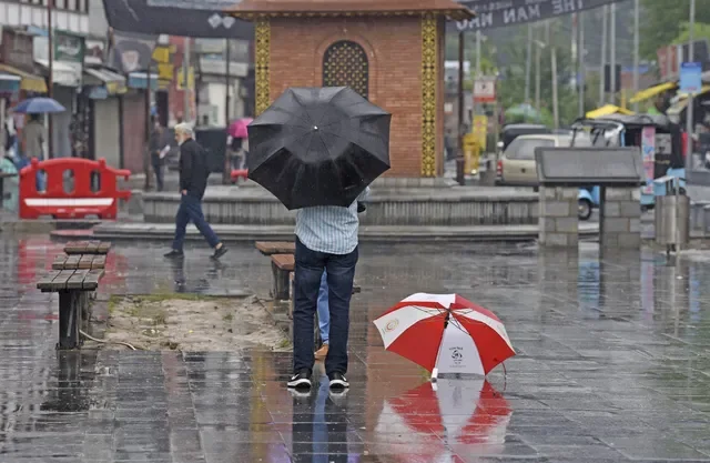 Moderate Rain Brings Relief from Heatwave Across Kashmir