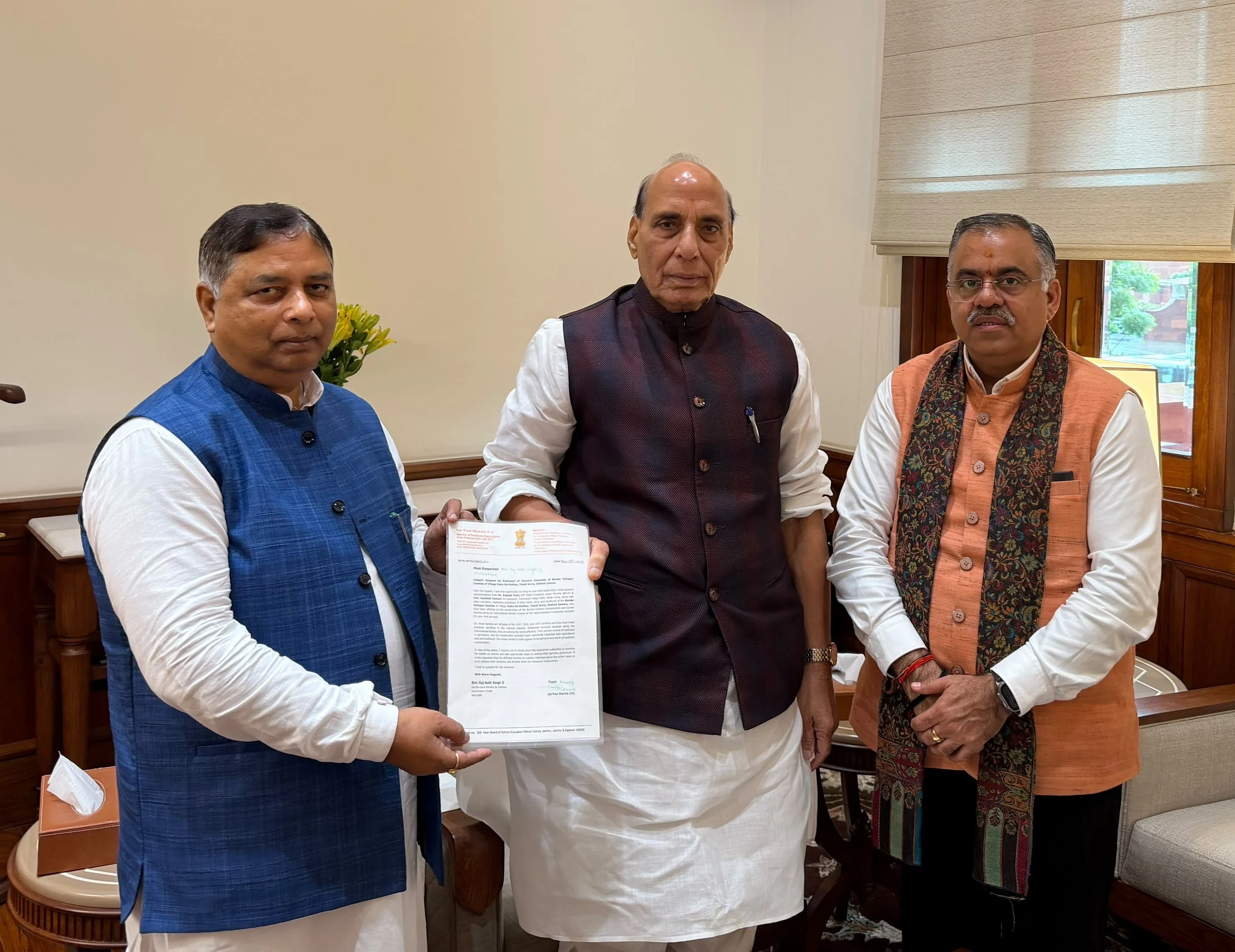 Chugh, Sat meet Rajnath regarding problems affecting border residents