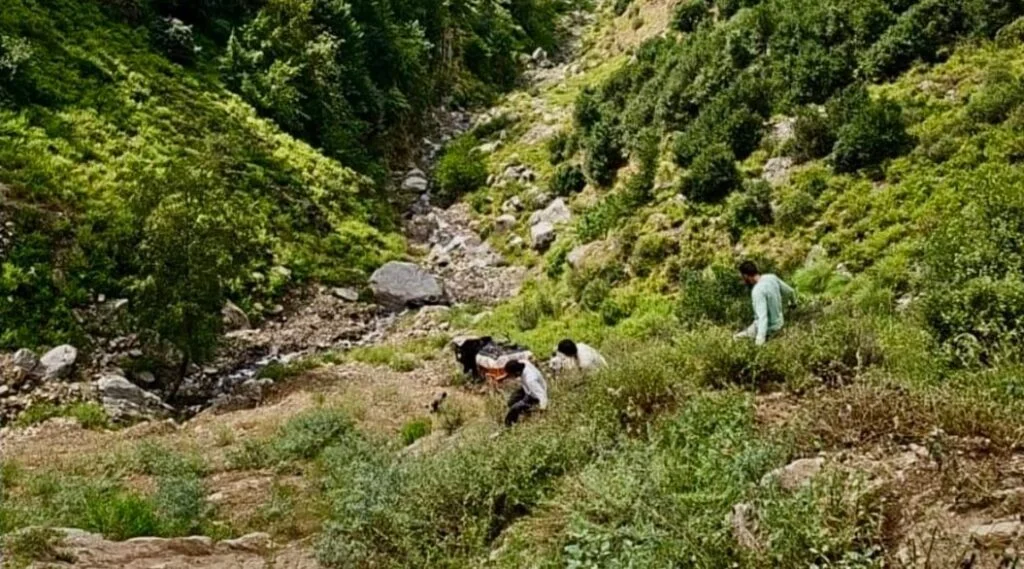 Two Killed As Oil Tanker Meets With Accident In Kishtwar