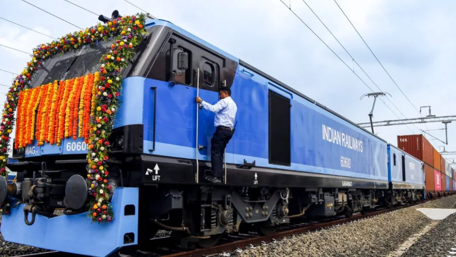 India Built 50,000 Rail Coaches Since 2014, Cong Couldn’t Build 50,000 Toilets in 10 Years: Modi