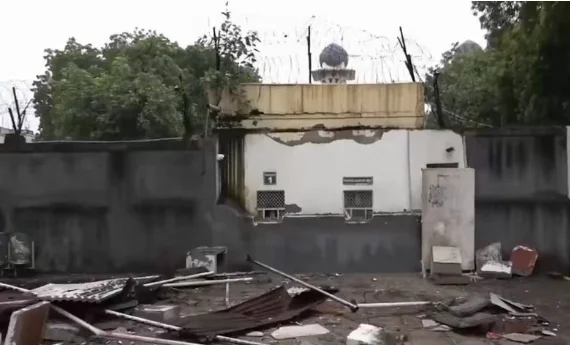Delhi: Unauthorised Structures Outside Pakistan High Commission Removed