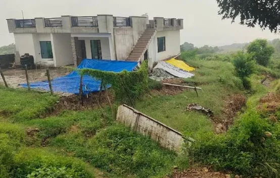 Land Subsidence Forces Nearly A Dozen Families Into Tents In Jammu’s Kheri