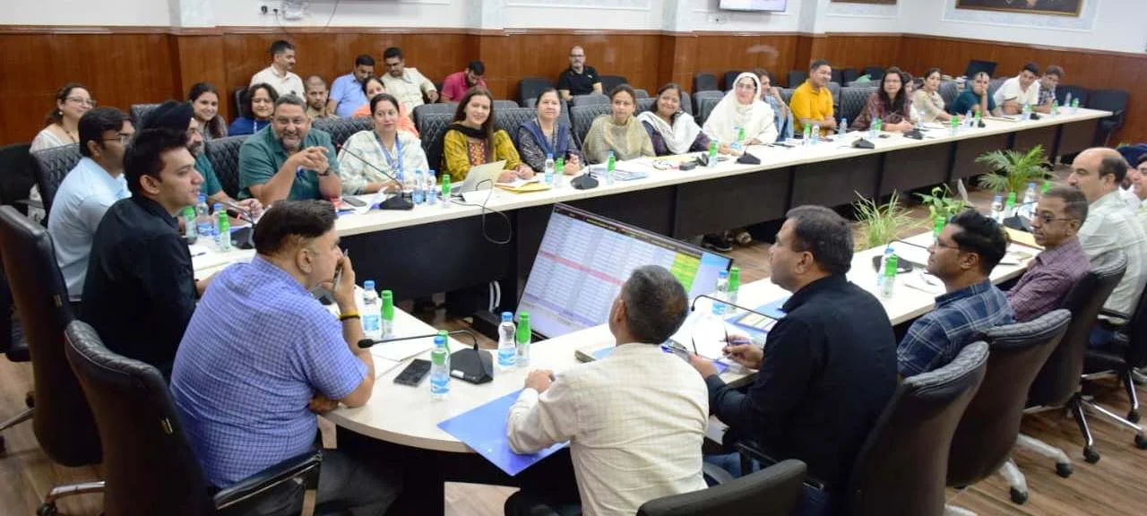 DC Rakesh Minhas reviews healthcare scenario in Jammu