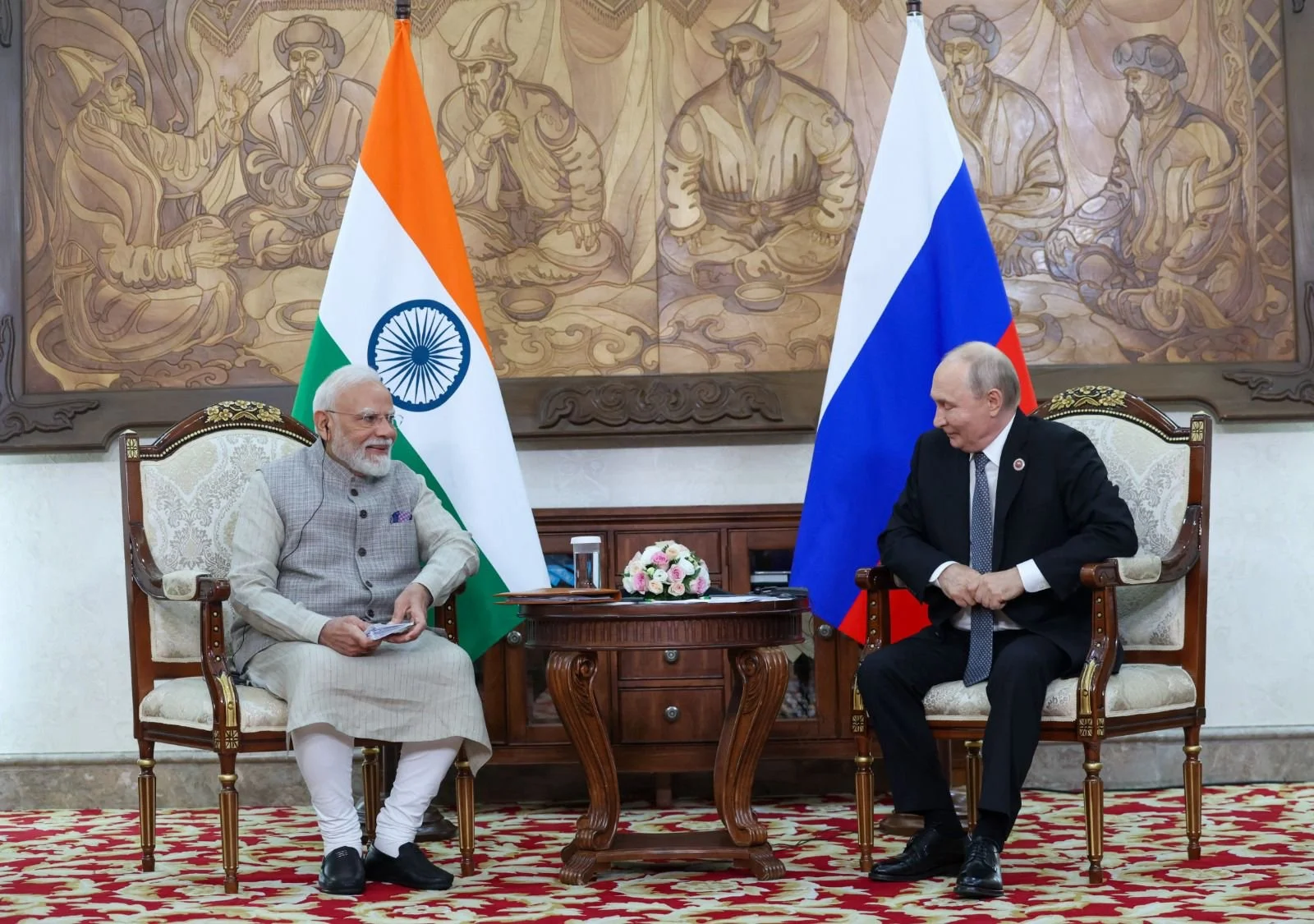 Modi Asks Putin to Move From ‘Endless War to End of War’ in SCO Meet