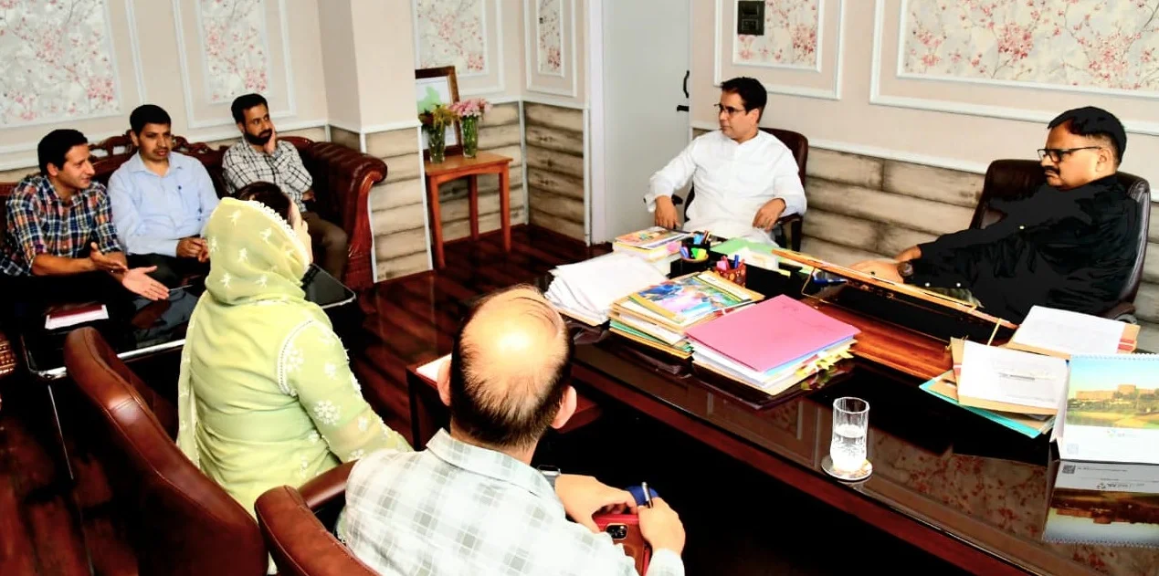 Minister Javed Rana reviews Jal Shakti works in Zadibal constituency