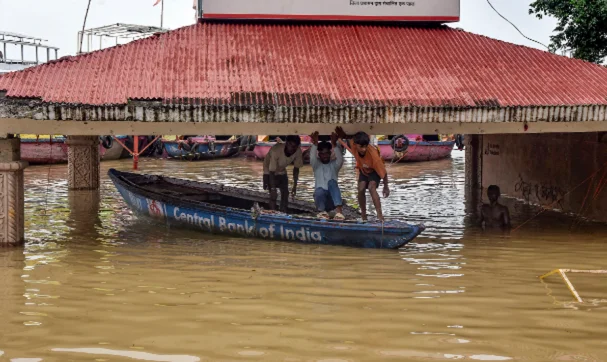 UP: Rain floods Lakhimpur, Varanasi; Mandakini breaches danger mark in Chitrakoot