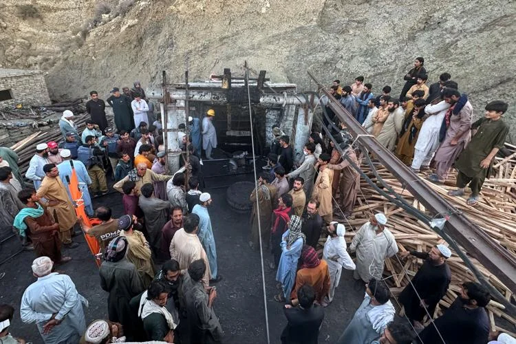 15 Dead, 20 Feared Trapped After Pakistan Coal Mine Explosion