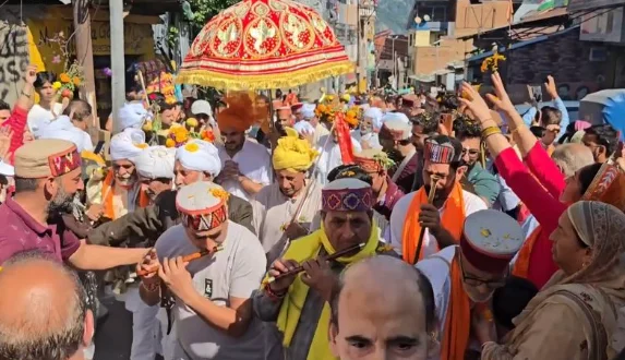 Thousands Join Kailash Kund Yatra Amid Tight Security in Doda